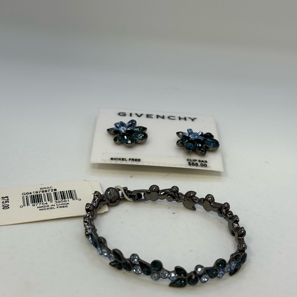 In original packaging GIVENCHY bracelet and earrings set - Picture 6 of 8
